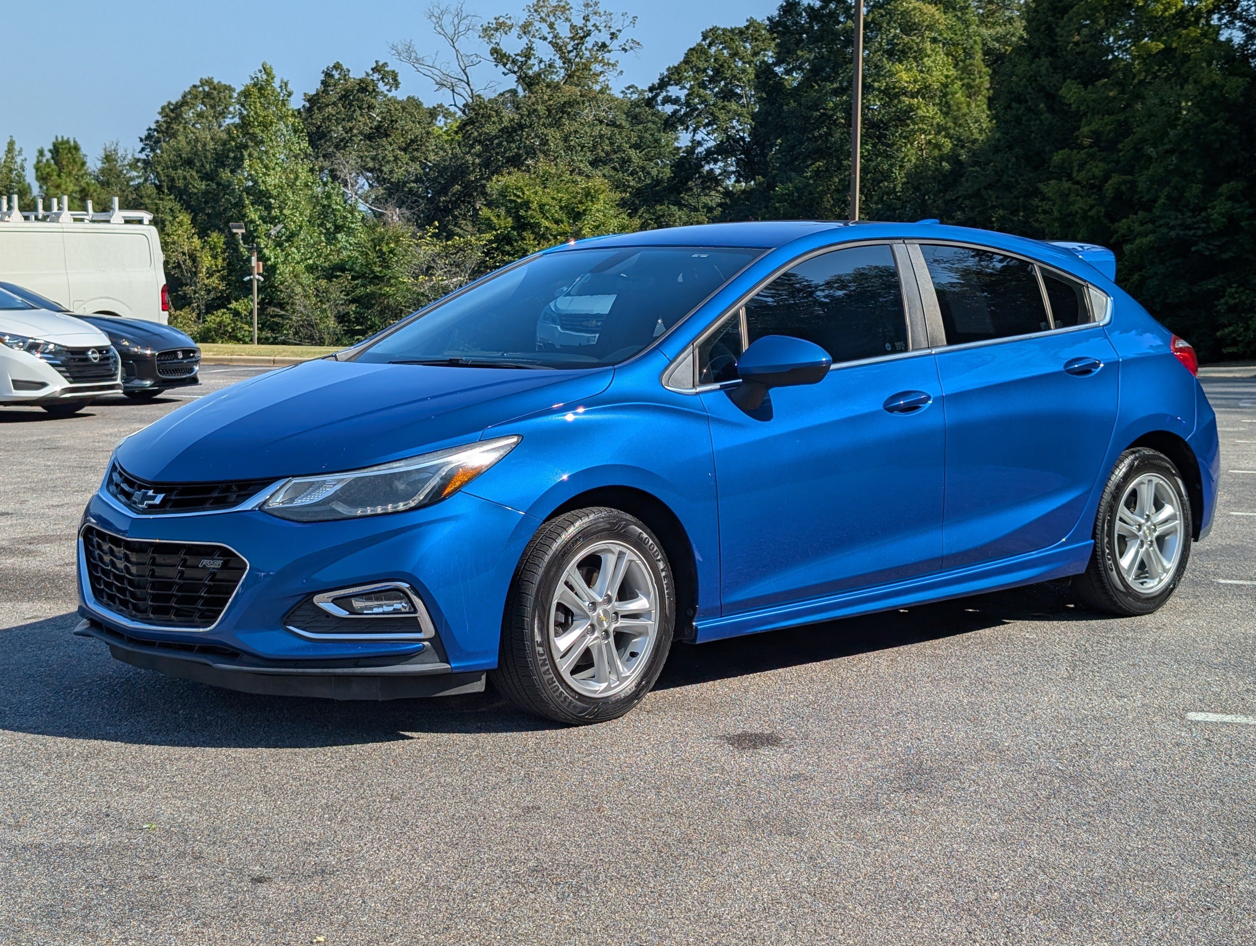 Used 2017 Chevrolet Cruze LT w/ Convenience Package FWD image 5