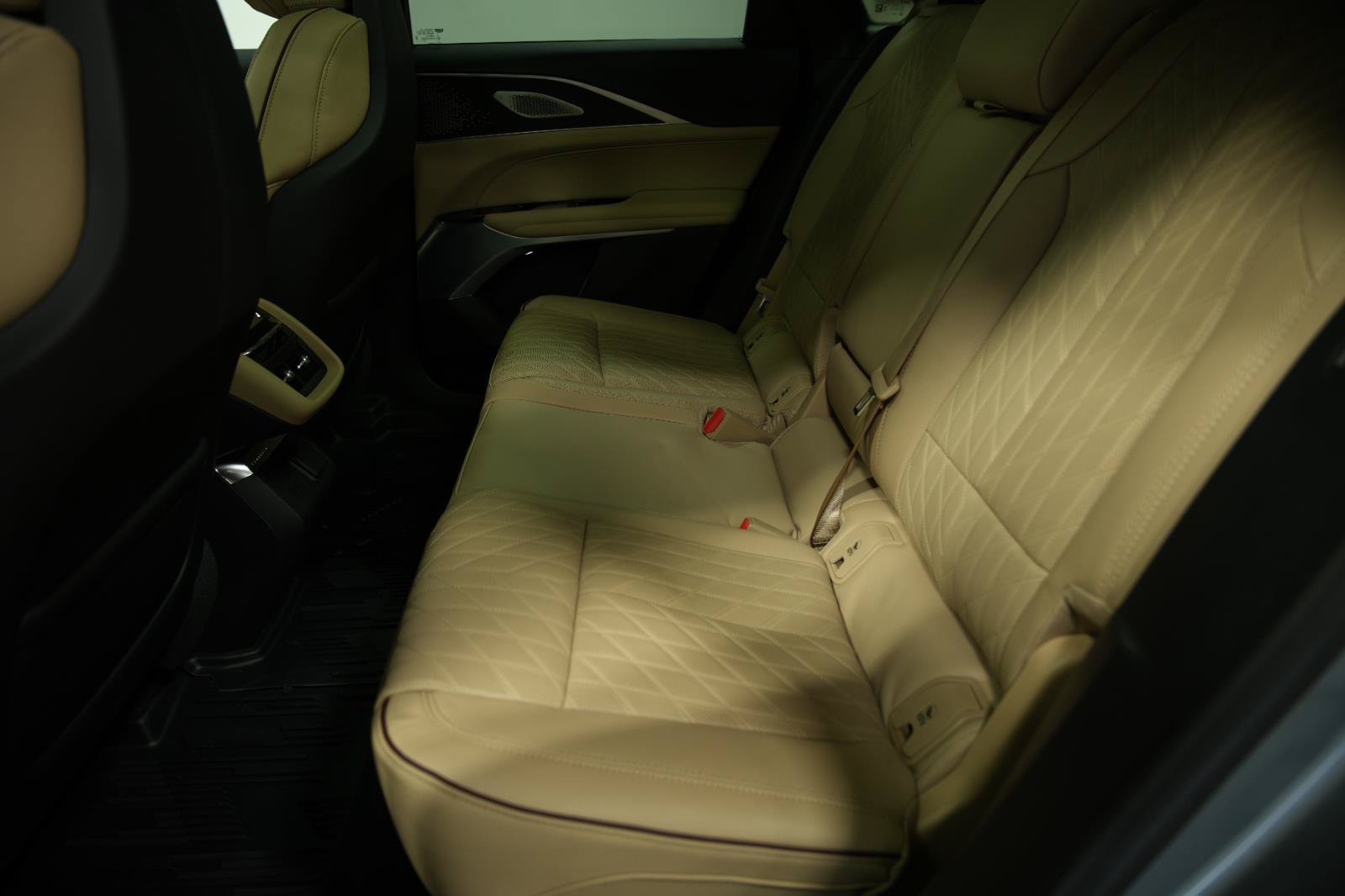Used 2026 Cadillac Lyriq Signature Luxury w/ Nappa Leather Package AWD/4WD image 22