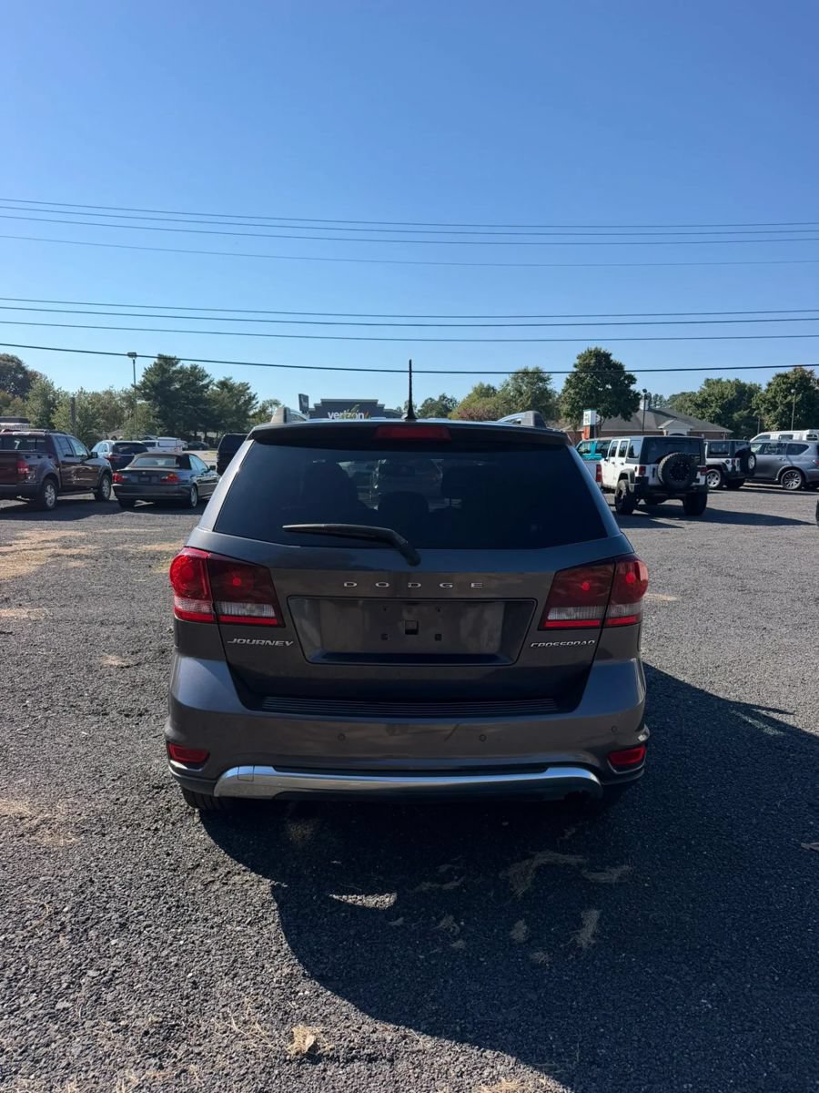 Used 2017 Dodge Journey Crossroad w/ Popular Equipment Group FWD image 8