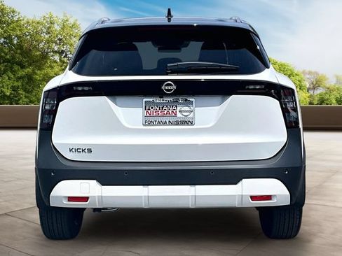 New 2026 Nissan Kicks SV w/ Cold Weather Package FWD image 4