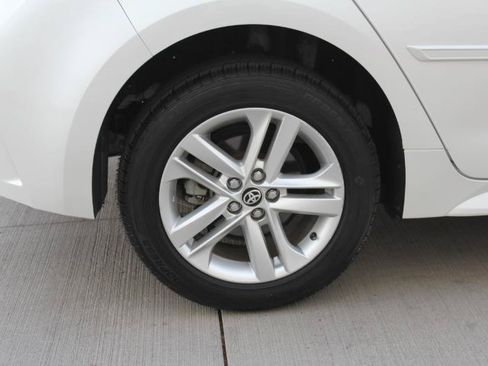 Used 2021 Toyota Corolla SE FWD image 37