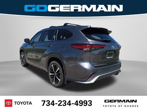 Used 2021 Toyota Highlander XSE AWD/4WD image 11