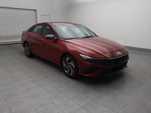 Used 2025 Hyundai Elantra Sport FWD image 13