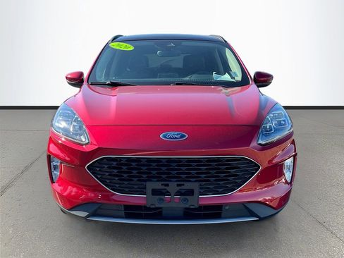 Used 2020 Ford Escape Titanium image 2