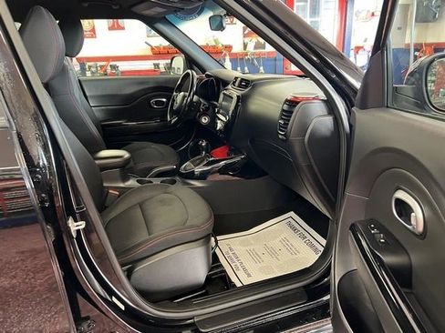 Used 2016 Kia Soul + w/ Tarmac Special Edition image 9