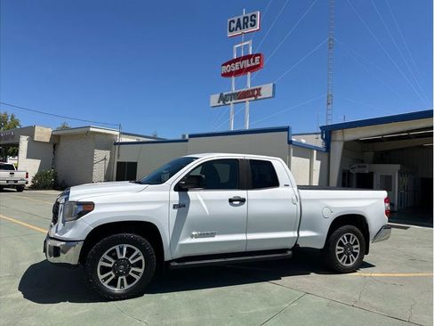 Used 2019 Toyota Tundra SR5 AWD/4WD image 11