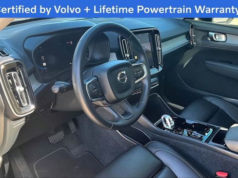Certified 2025 Volvo XC40 B5 Plus image 17