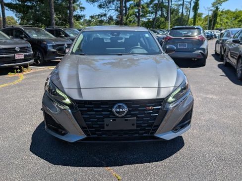 Certified 2023 Nissan Altima 2.5 SR w/ SR Premium Package FWD image 8