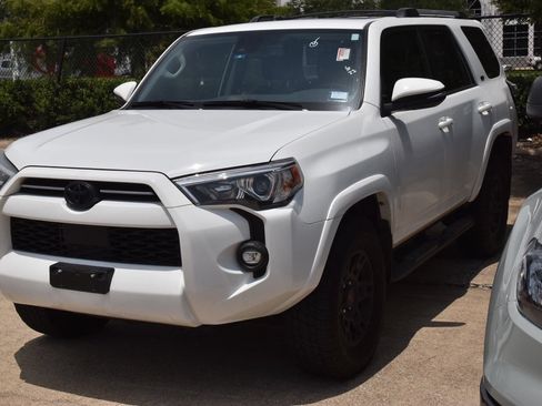 Used 2024 Toyota 4Runner SR5 Premium w/ Moonroof Package AWD/4WD image 2