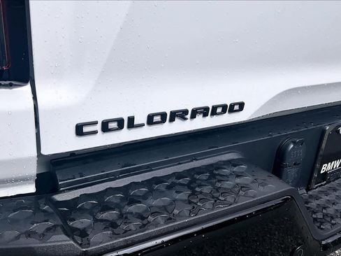 Used 2024 Chevrolet Colorado Trail Boss w/ Technology Package AWD/4WD image 32