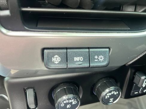 Used 2019 Chevrolet Tahoe Premier AWD/4WD image 18