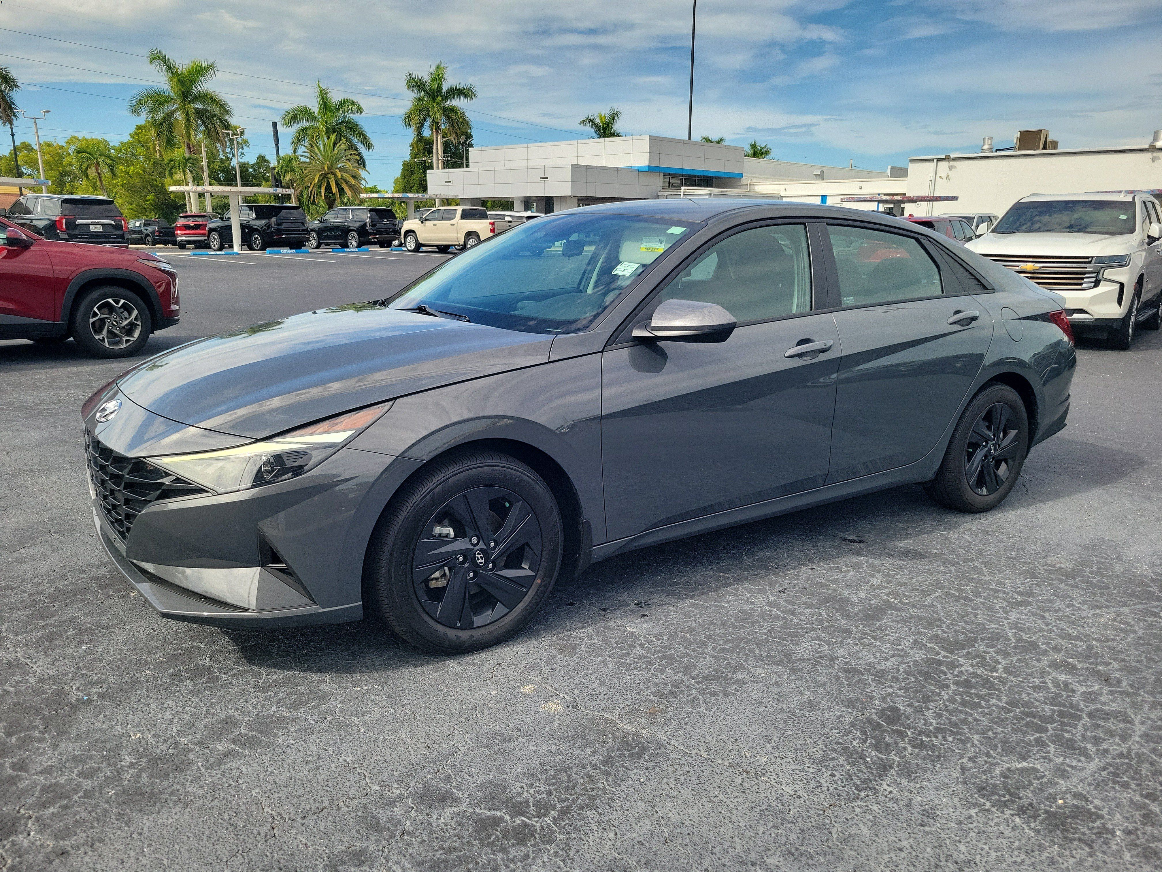 Used 2023 Hyundai Elantra Blue FWD image 2