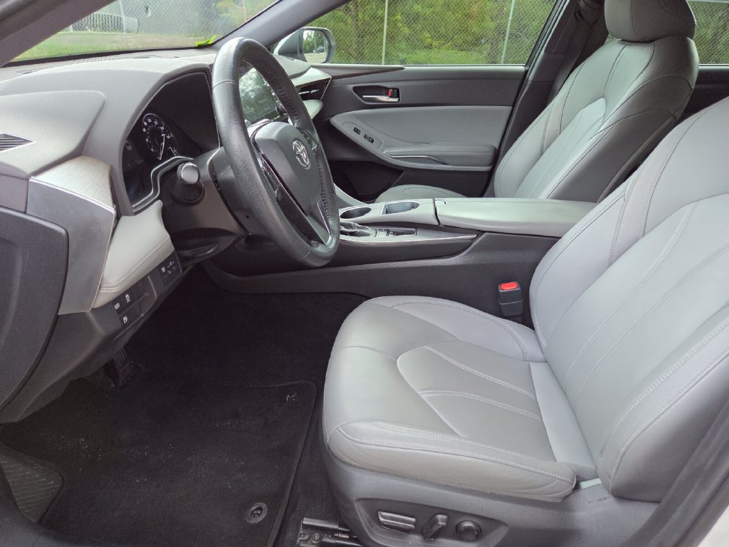 Used 2021 Toyota Avalon XLE FWD image 24