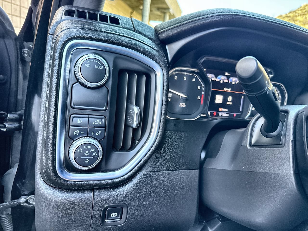 Used 2020 GMC Sierra 1500 Denali RWD image 17