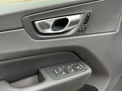 Certified 2025 Volvo XC60 B5 Plus image 15