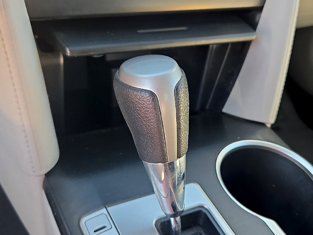 Used 2012 Toyota Camry LE FWD image 18