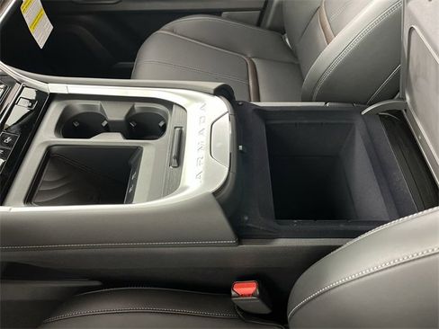 New 2026 Nissan Armada SL w/ Captain's Chari Seat Package image 21