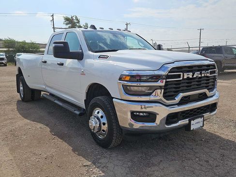 Used 2025 RAM 3500 Tradesman AWD/4WD image 2