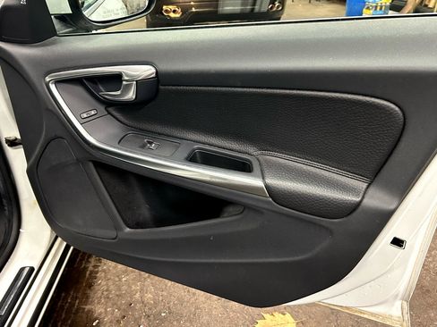 Used 2012 Volvo S60 T5 w/ Multimedia Pkg image 19