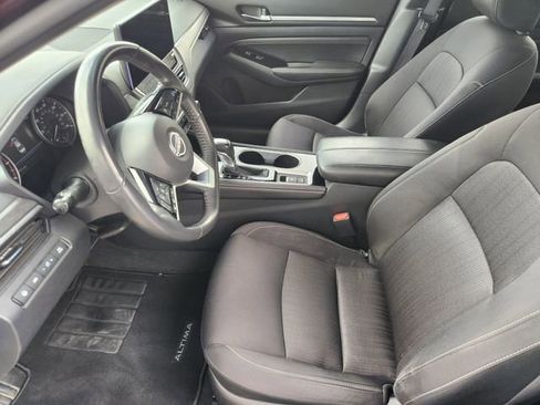 Certified 2023 Nissan Altima 2.5 SV w/ SV Premium Package image 10