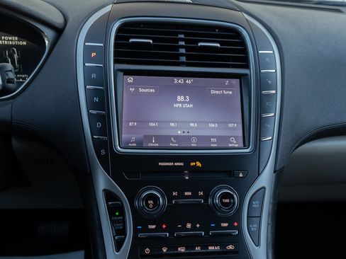 Used 2020 Lincoln Nautilus Reserve w/ Equipment Group 202A image 22