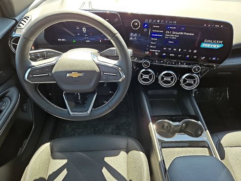 Used 2024 Chevrolet Blazer EV LT AWD/4WD image 19