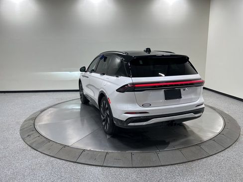 New 2026 Lincoln Nautilus Reserve image 7