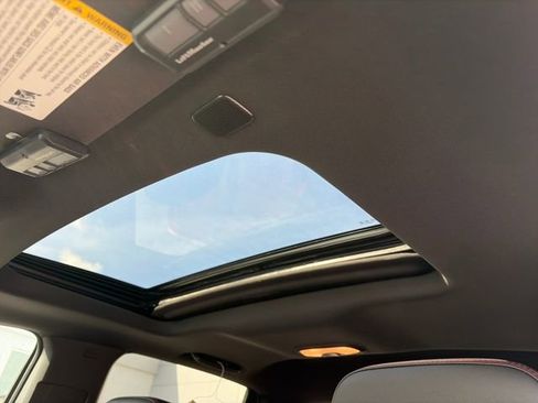 Used 2024 Chevrolet Colorado Z71 w/ Z71 Convenience Package 2 image 31