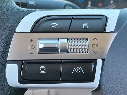 New 2025 Hyundai Tucson SE image 8