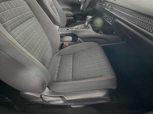 Certified 2025 Honda HR-V Sport image 38