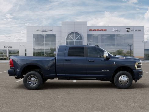 New 2026 RAM 3500 Laramie w/ Max Tow Package AWD/4WD image 31