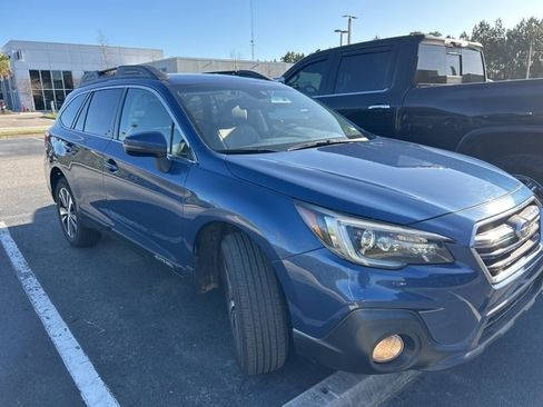 Used 2019 Subaru Outback 2.5i Limited image 1