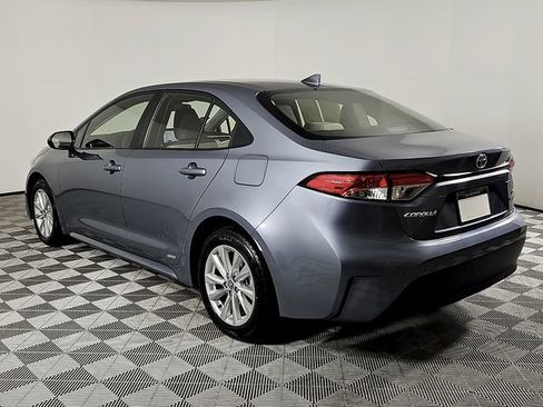 Used 2024 Toyota Corolla LE w/ LE Convenience Package image 6