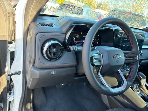 Certified 2024 Chevrolet Colorado Z71 w/ Safety Package image 10