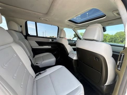 Used 2025 Hyundai Santa Fe Calligraphy FWD image 10