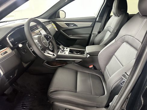 Used 2026 Jaguar F-PACE R-Dynamic S image 4