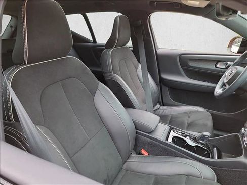 Used 2022 Volvo XC40 T5 R-Design AWD/4WD image 15