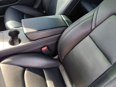 Used 2020 Tesla Model 3 Performance image 11