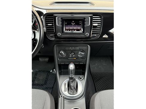 Used 2019 Volkswagen Beetle 2.0T S image 17