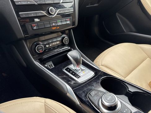 Used 2018 INFINITI QX30 Premium w/ Cargo Package image 20