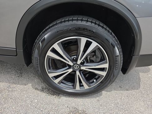 Used 2020 Nissan Rogue SV w/ Premium Package AWD/4WD image 34
