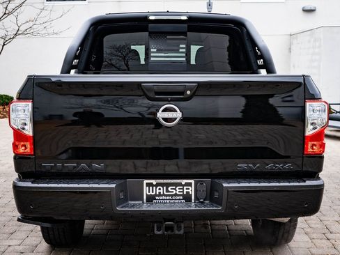 Used 2024 Nissan Titan SV w/ SV Bronze Edition Package image 10