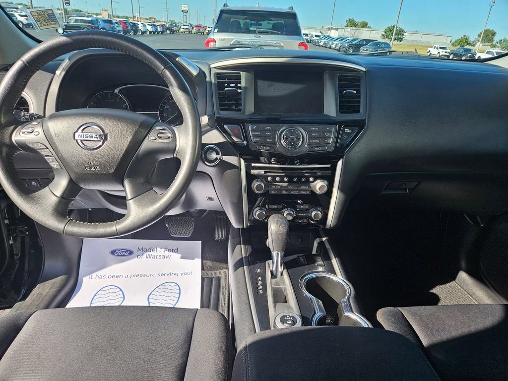 Used 2017 Nissan Pathfinder SV w/ SV Tech Package AWD/4WD image 18