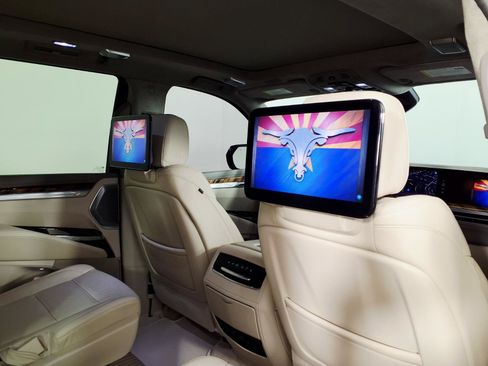 Certified 2025 Cadillac Escalade Sport Platinum AWD/4WD image 12