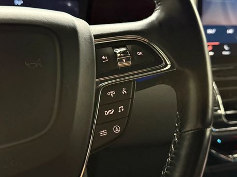 Used 2023 Lincoln Navigator L Standard Sport Utility 4D image 28