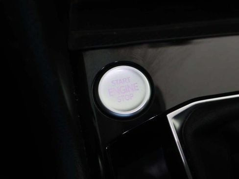 Used 2023 Volkswagen Taos SEL AWD/4WD image 38