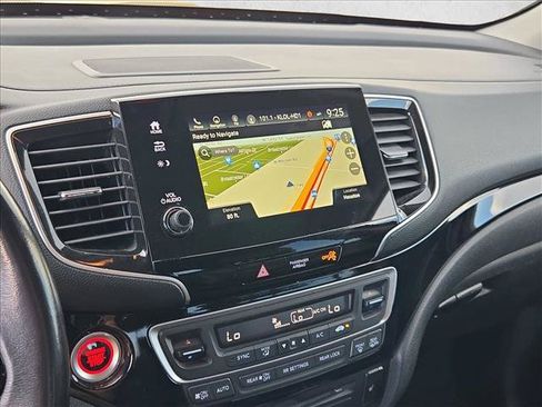Used 2021 Honda Pilot Touring image 13
