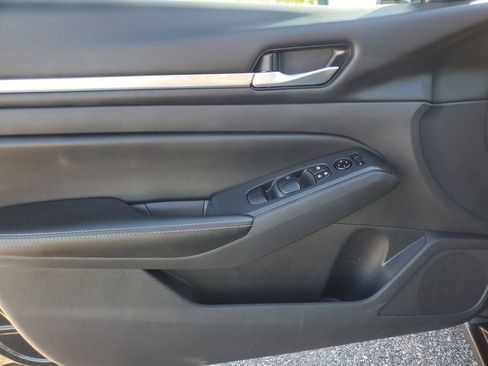 Used 2022 Nissan Altima 2.5 SV image 10