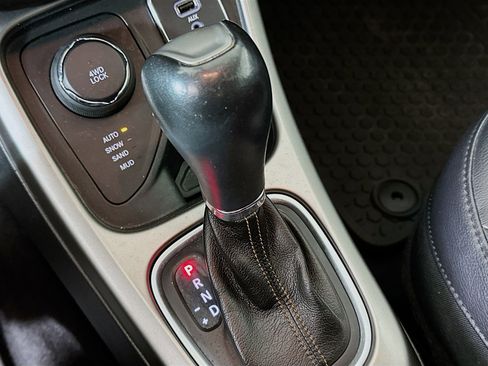 Used 2018 Jeep Compass Latitude w/ Popular Equipment Group image 23