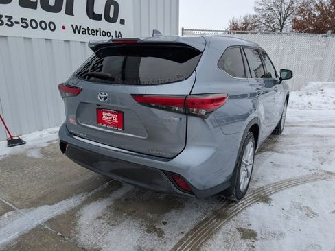 Used 2021 Toyota Highlander Limited image 23